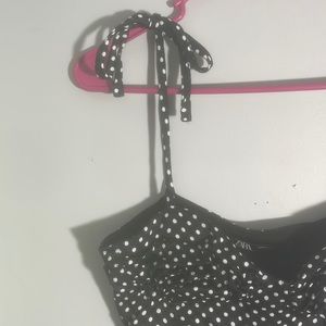 Medium Zara bodysuit. Fits more like a small. Clasp on crotch :)